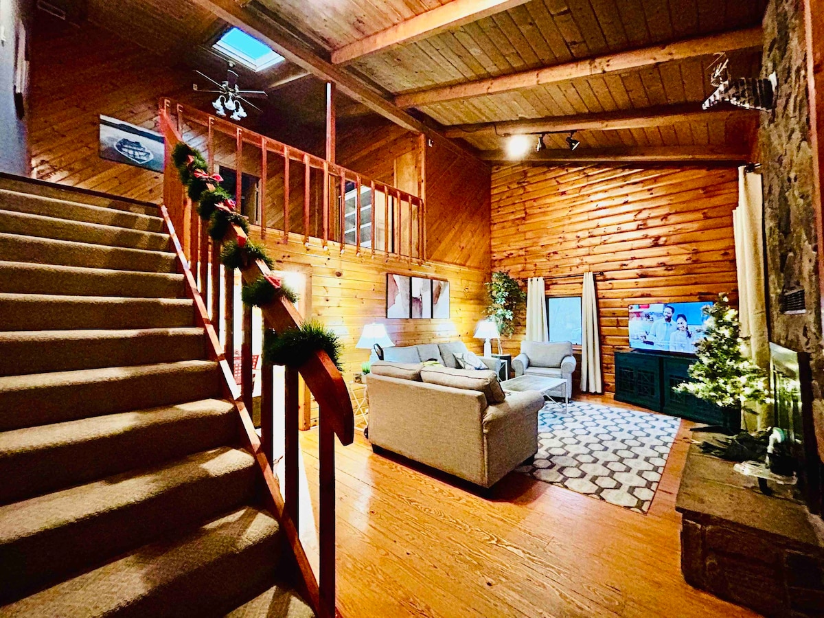 *Cozy Cabin Vibes - in the Heart of Radford