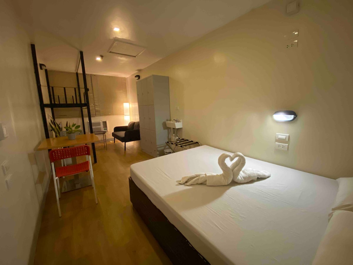Cozy Room Pasay Hostel WI-FI Netflix Common CR