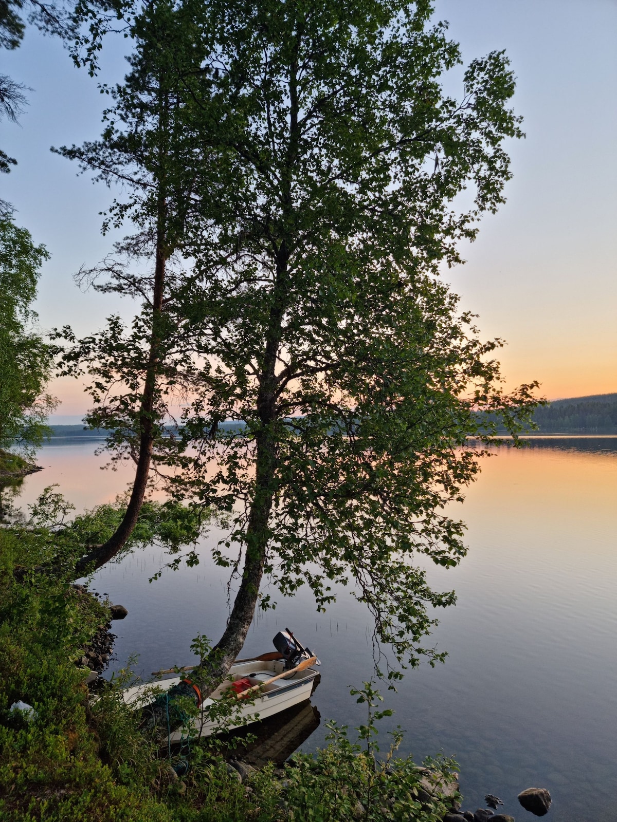 sommarstuga med sjötomt