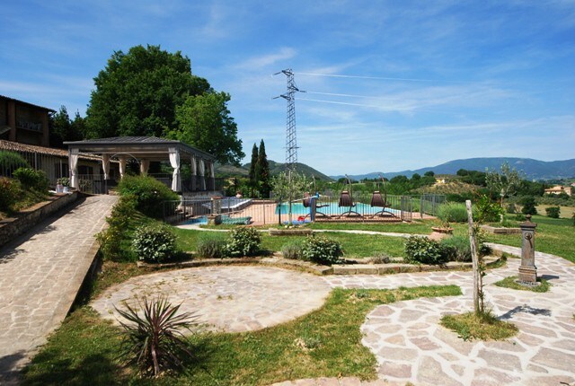 Spoleto by the pool (Apt. 6)