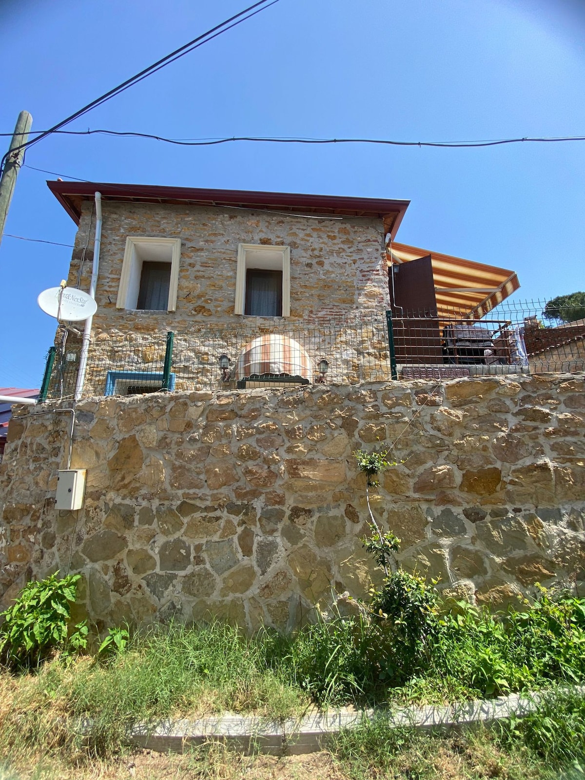Pelitköy/Burhaniye Village Center的Stone Village House