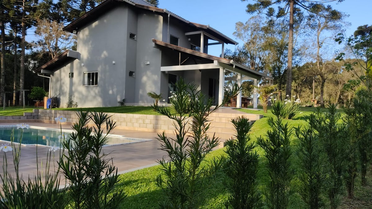 Casa de Campo para lazer, em meio a natureza.