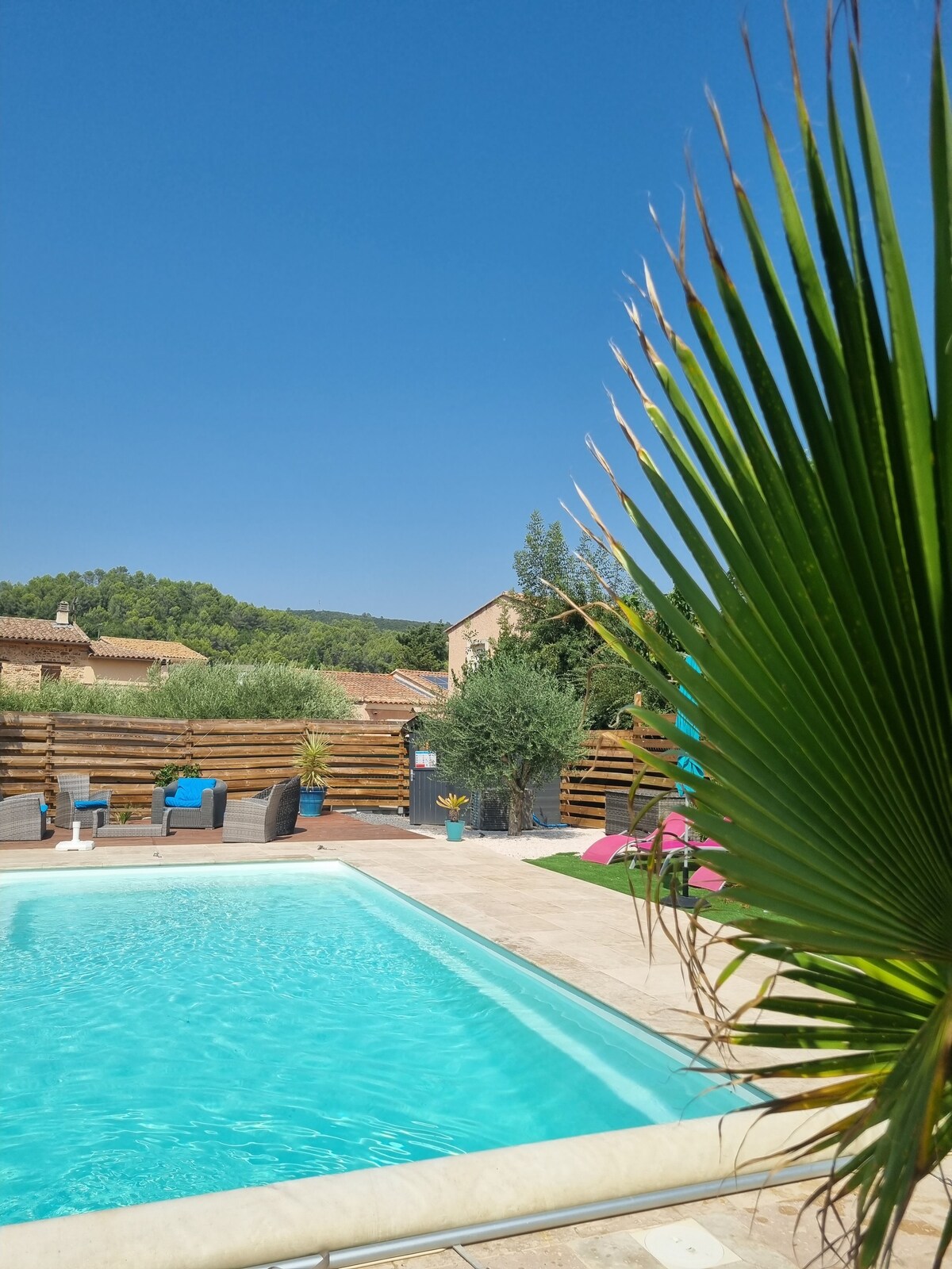 Villa 6 pers, 4 étoiles, piscine privée & chauffée