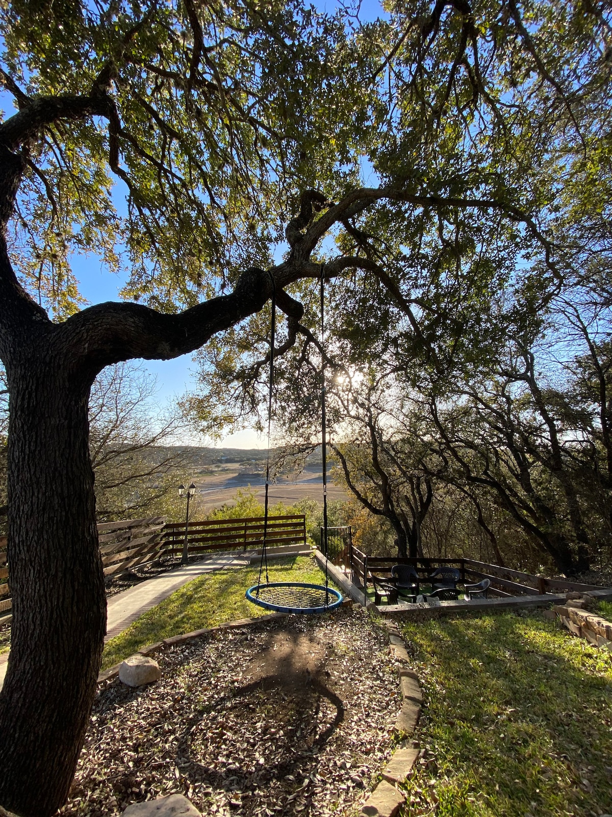 麦地那湖（ Medina Lake ）宽敞舒适的房子！大自然和景观