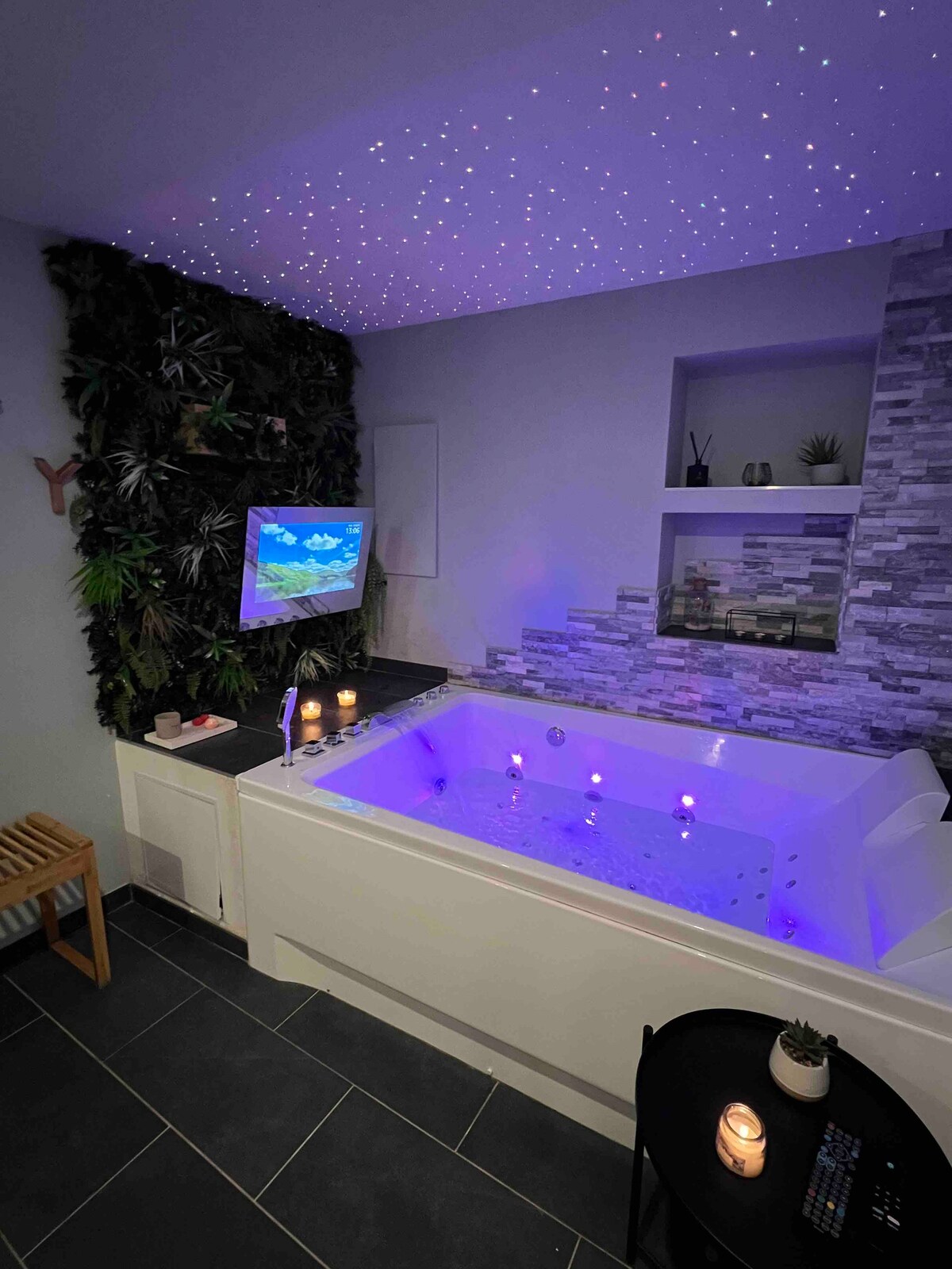 浪漫舒适的小房子-热水浴缸