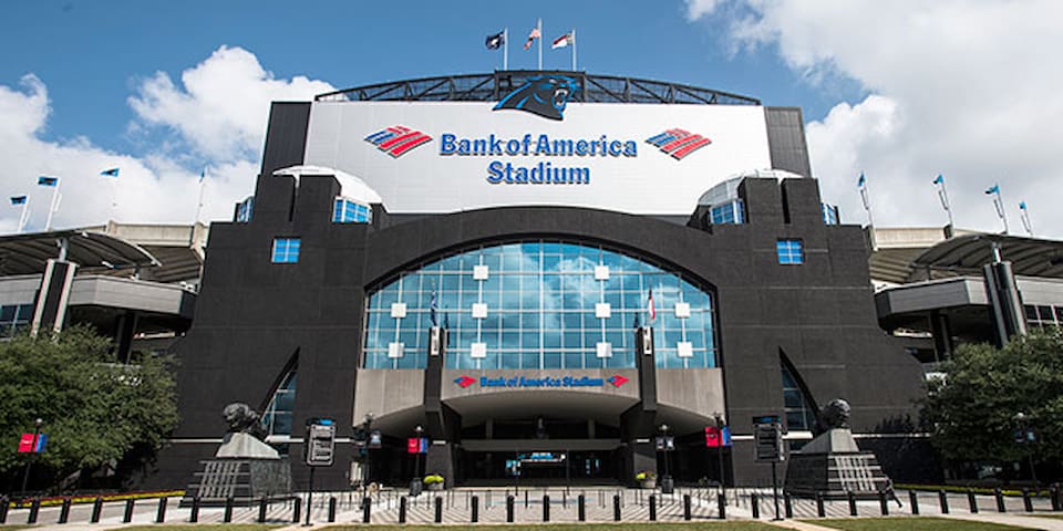 bank of america stadium - walking distance
