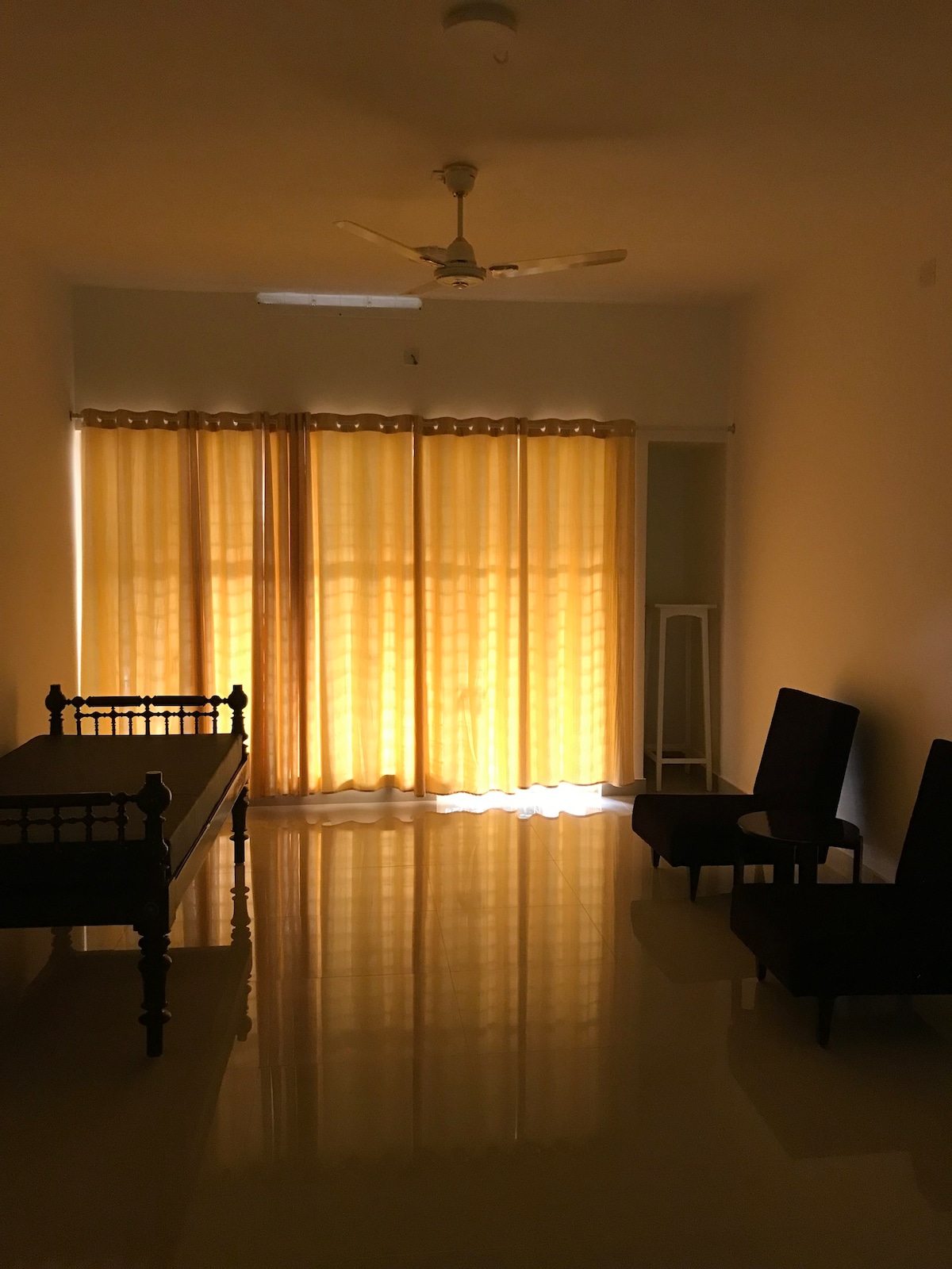Spacious 3 bedroom - - heart of city - peaceful