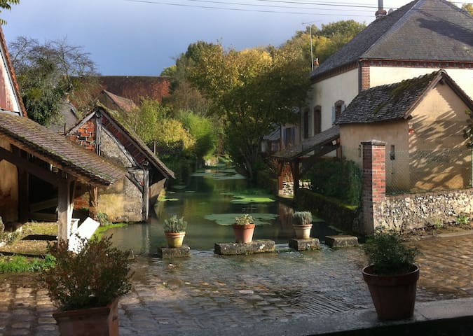 Saint-Maurice-sur-Aveyron的民宿
