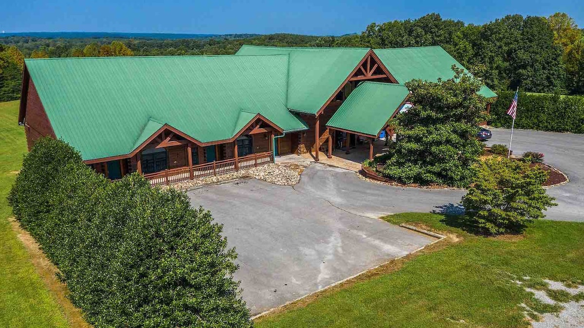 Private apartment lodge near Fall Creek Falls