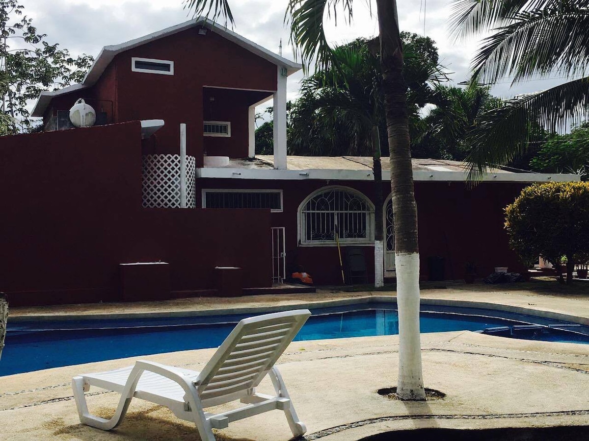 Casa en Leona Vicario, Q. Roo a 20 min de Cancún
