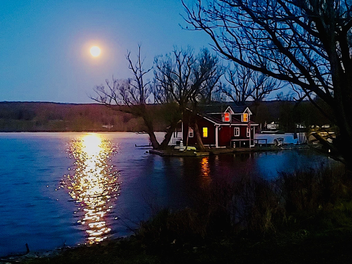 Island Cabin - The Paddle Inn