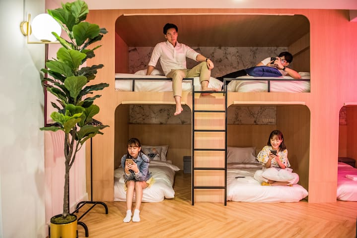 Theme Boutique Hotel Bangkok managed Airbnb listing 3