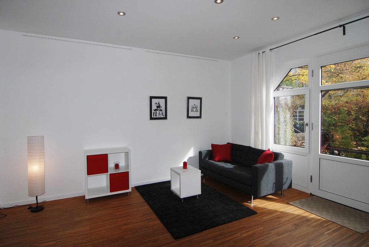 明亮安静的单间公寓位于慕尼黑南部
