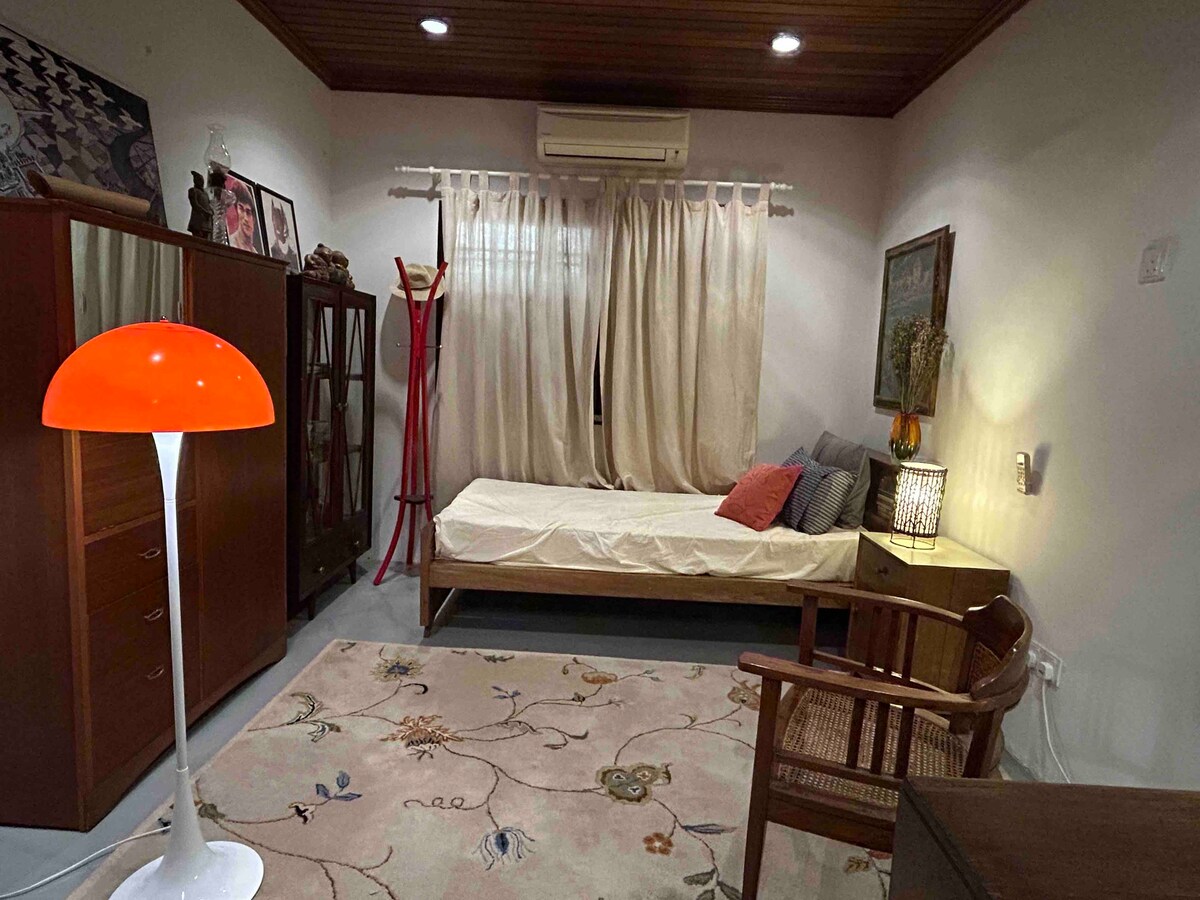 Room in designer bungalow, SS1, Petaling Jaya