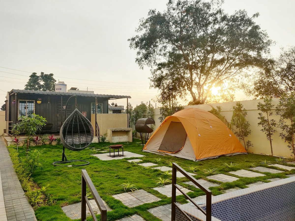 Urban Getaway - Holiday Camping with Kids Pool