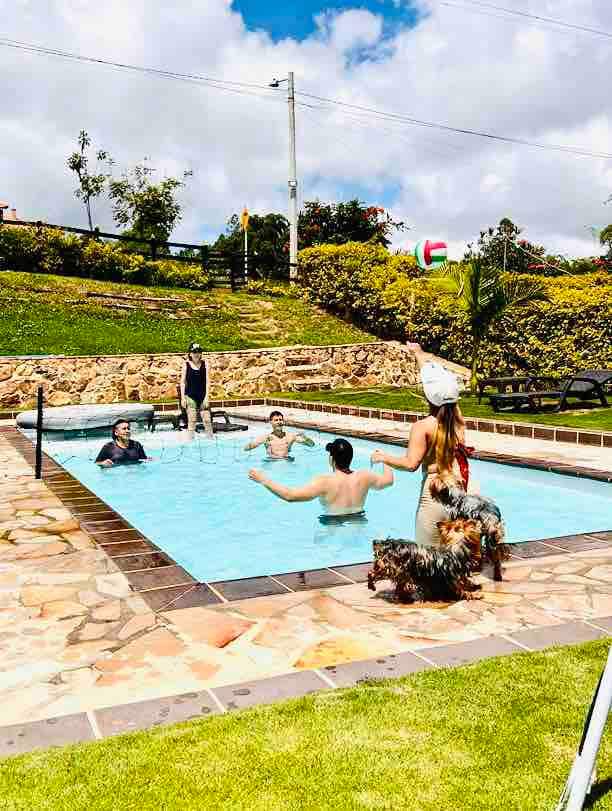 Linda Cabaña y casa campestre con piscina privada