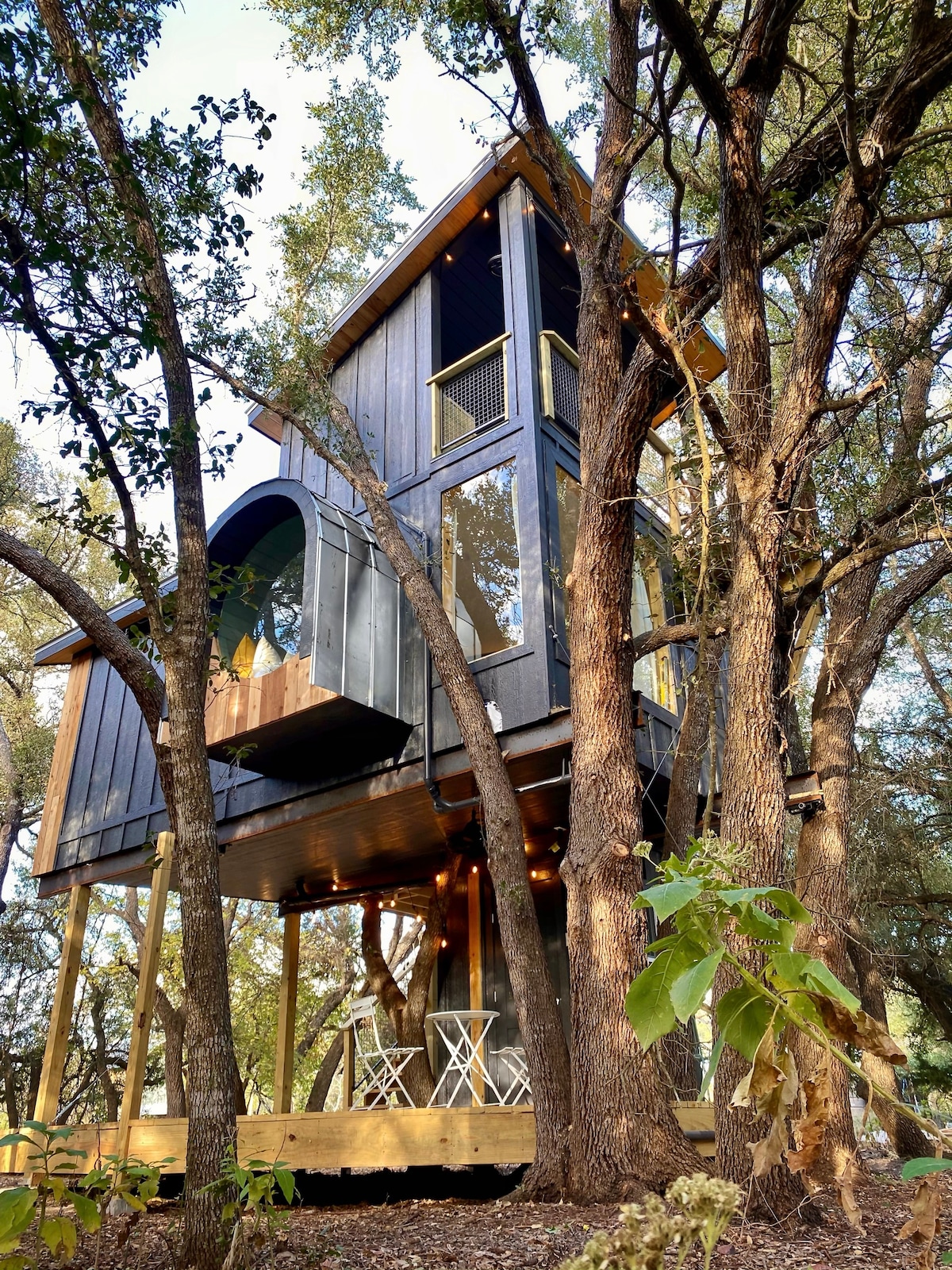 Leaf Treehouse at HoneyTree