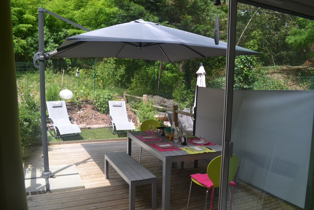 Studio avec piscine, terrasse bois