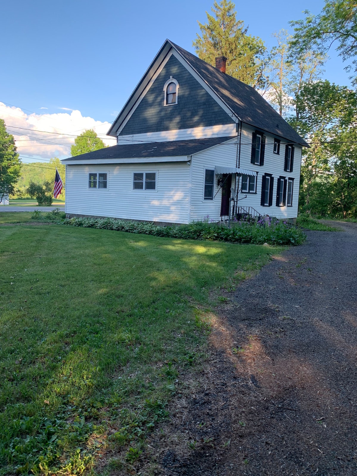 Brookside Inn and Guest Suites