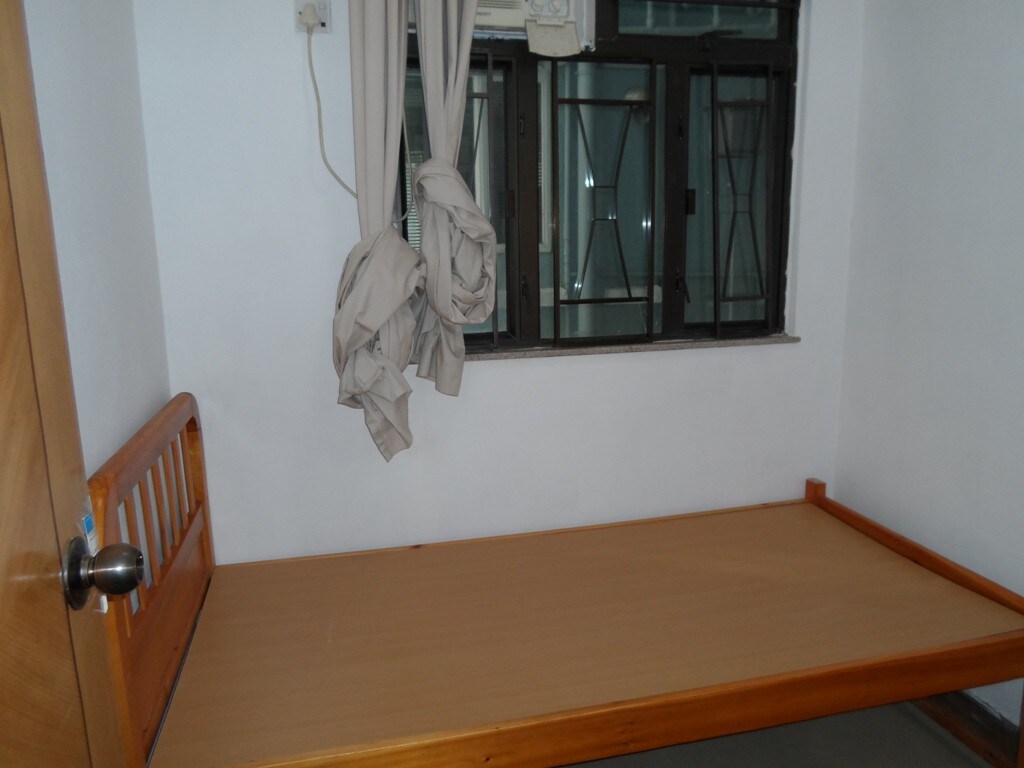 Room in Share flat in Sheung Wan