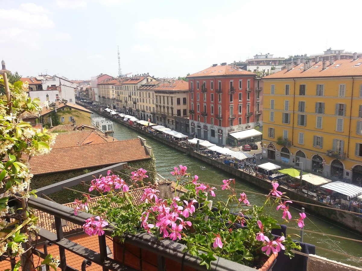 Naviglio Grande上的迷人公寓