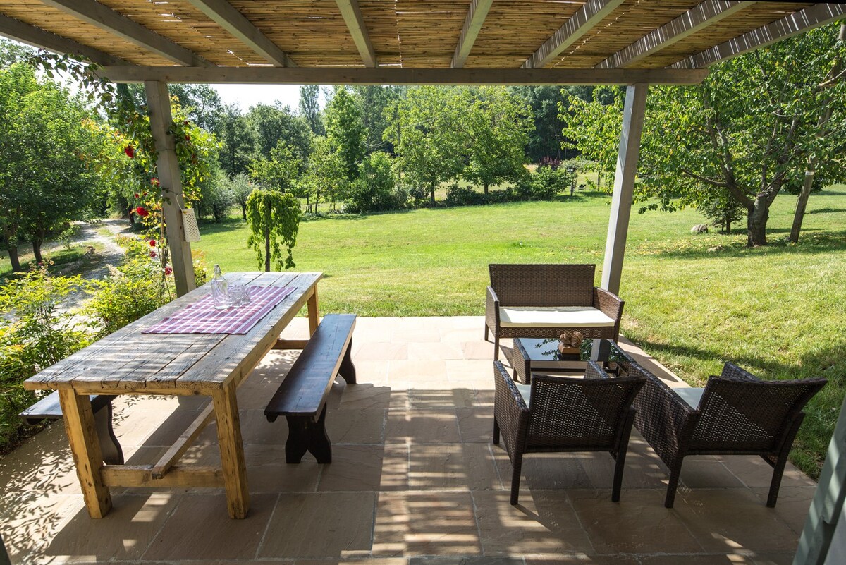 Idyllic Tuscan Guesthouse on the Anghiari hills