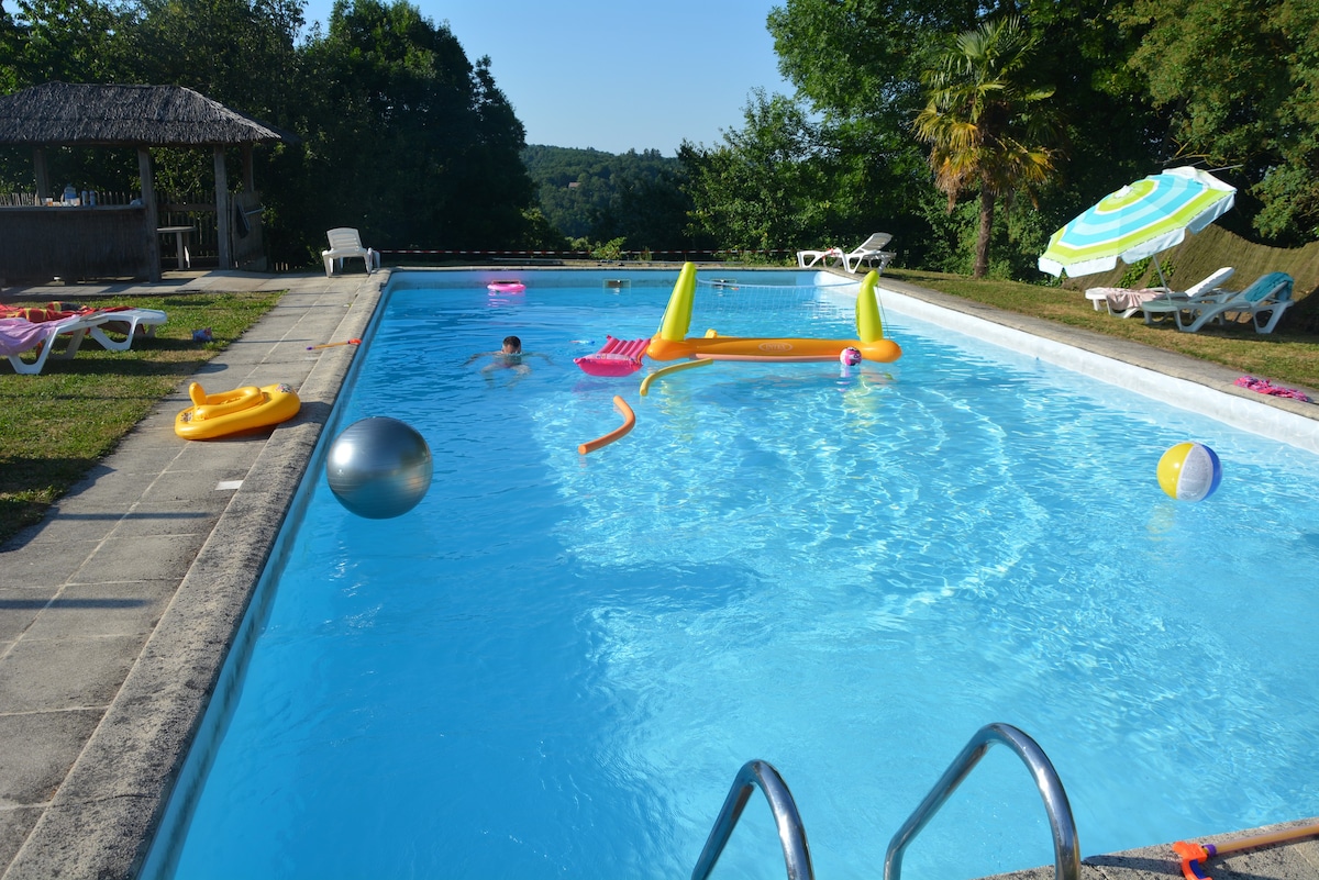 Maison de caractère en pierres /Dordogne/piscine