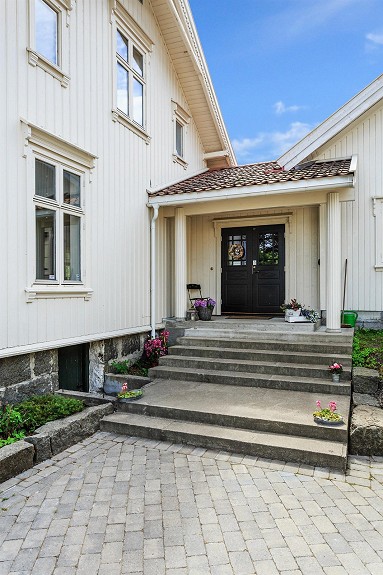 Charming house close to the sea