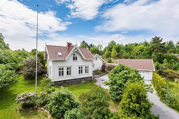 Charming house close to the sea