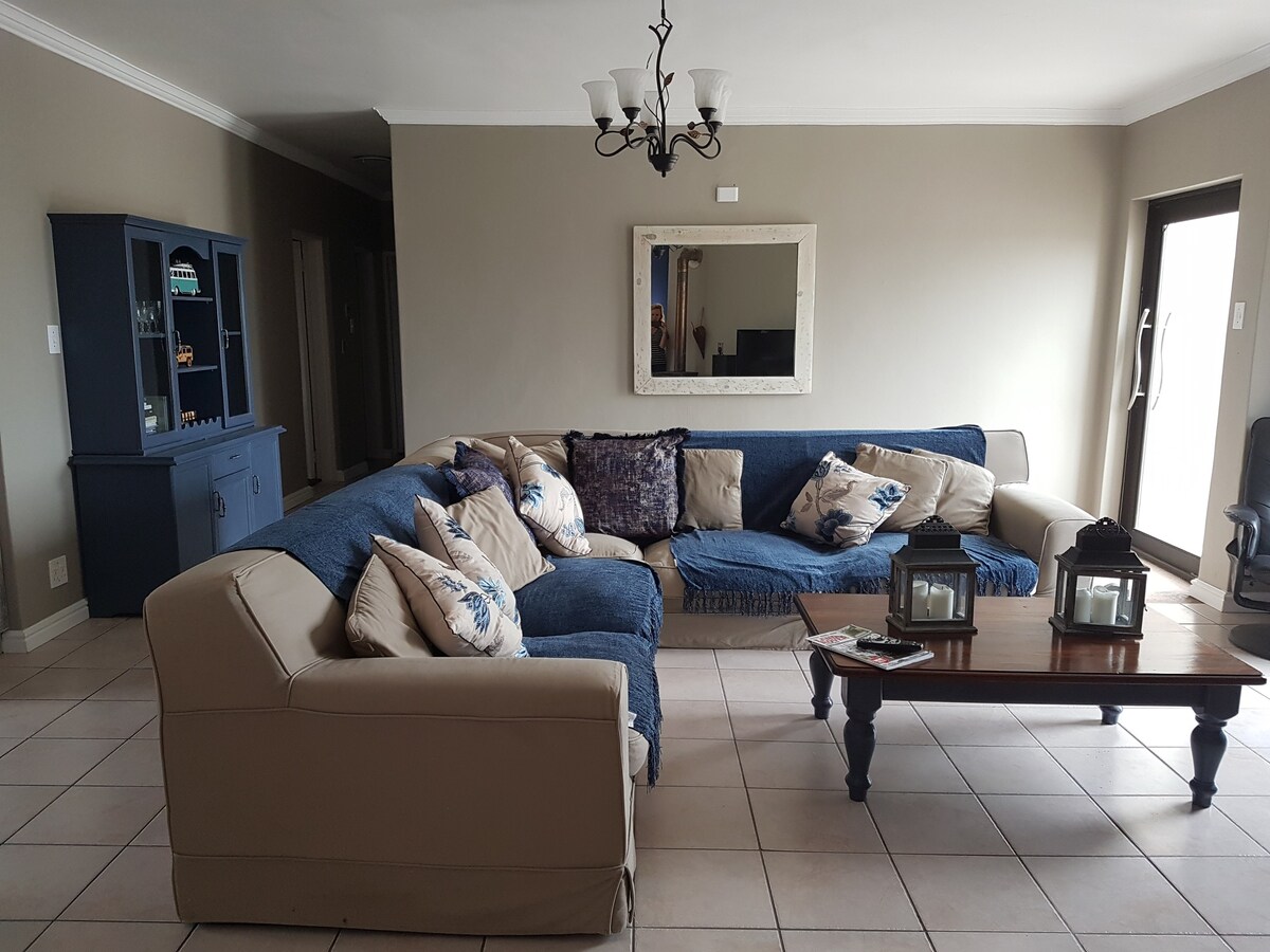 Langebaan - Entire Home with lovely lagoon views