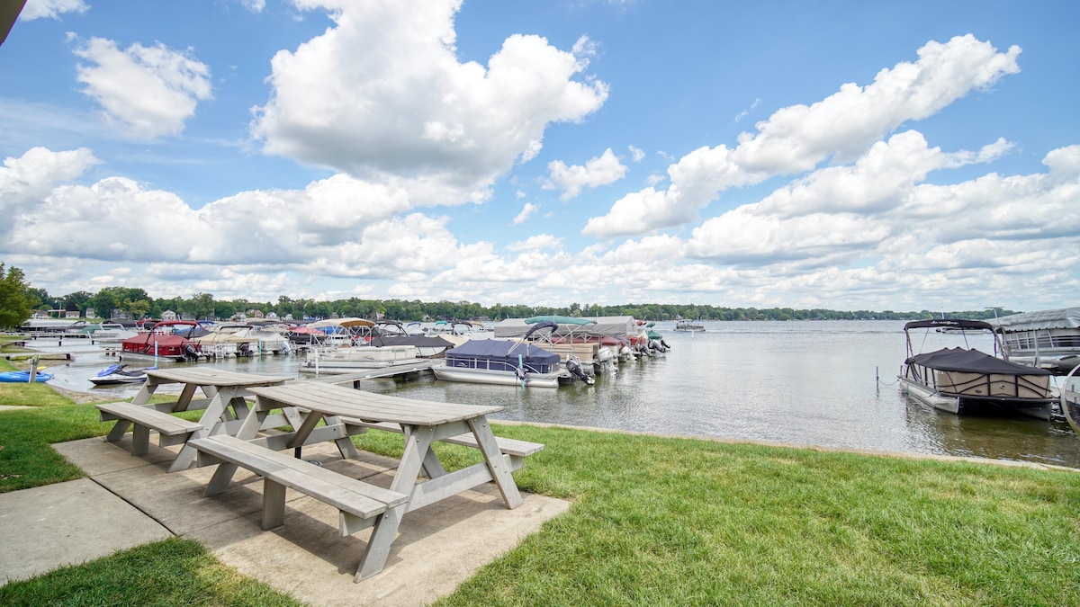 Beachcomber Suite on Clark Lake!Eagle Point Resort