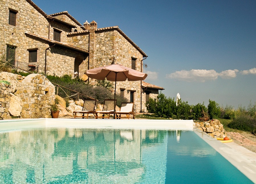 Apt. Il Moraiolo, in historic farmhouse with pool.