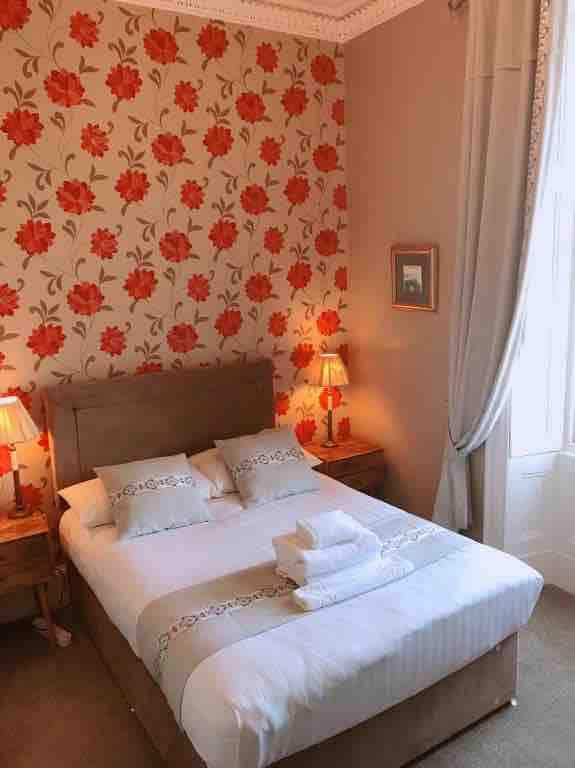 Edinburgh.Alexander Guest House.luxury double room