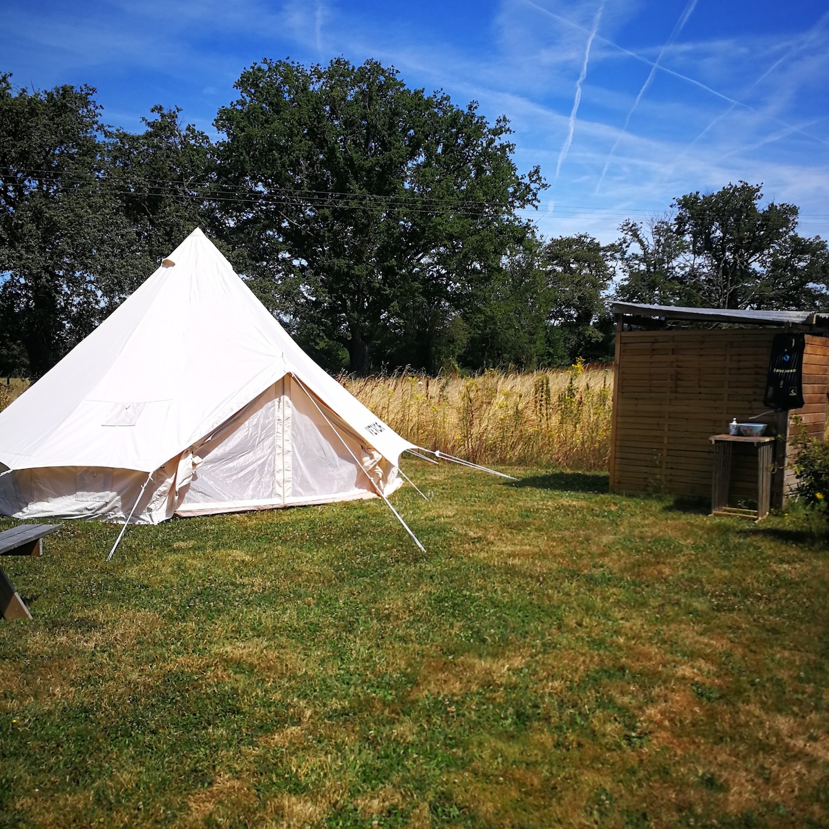 Lambertière钟形帐篷生态豪华露营体验