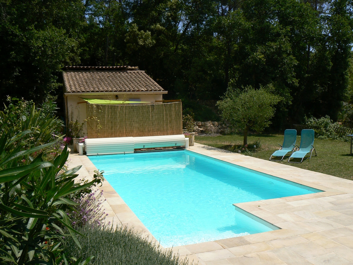 Studio indépendant 2/3 pers. piscine, calme nature