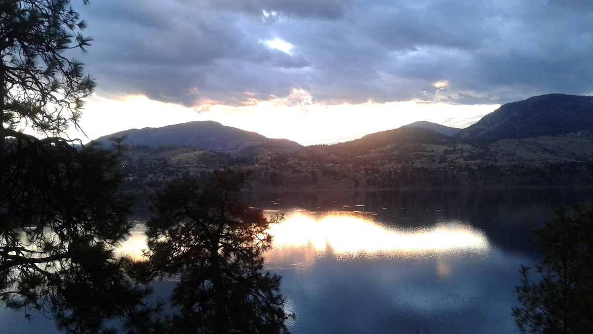 Skaha Eagle View Retreat