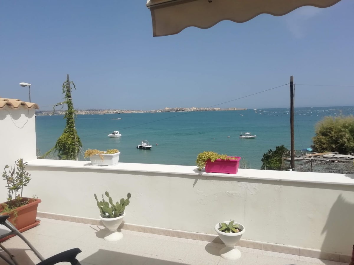 La Casa dell'isola" Appartamento Terrazza sul mare