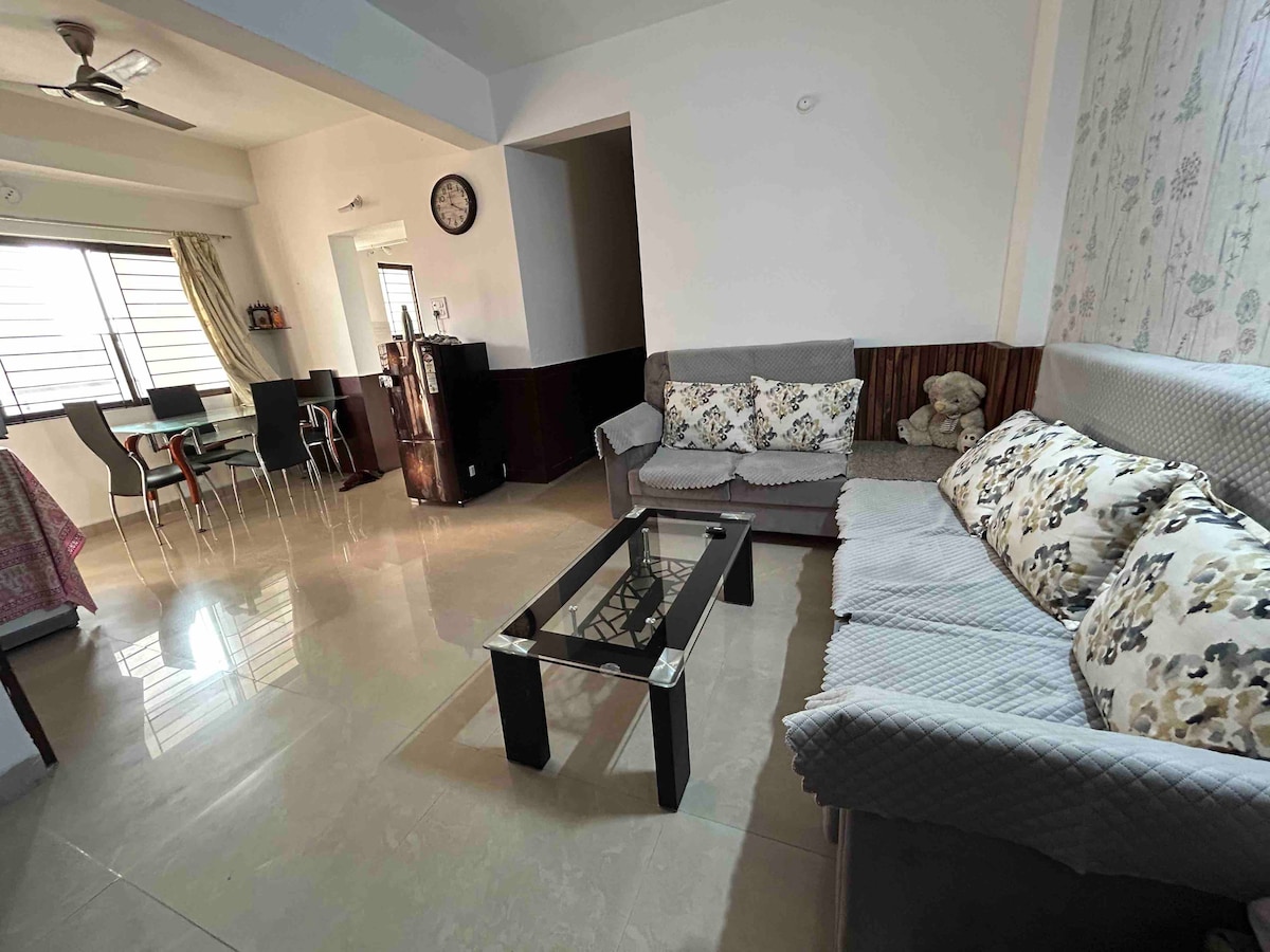 Fully Furnished 3 BHK apartment