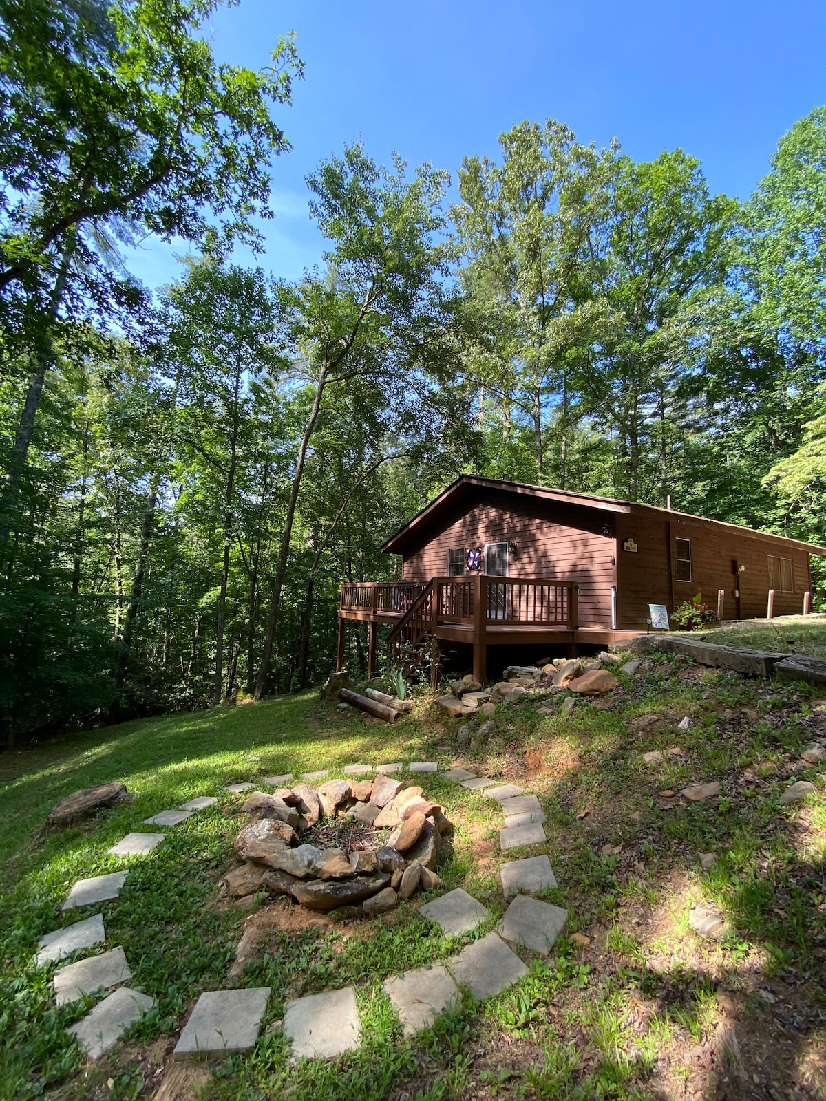 Pine Ridge View 
The Quail's Nest Cabin