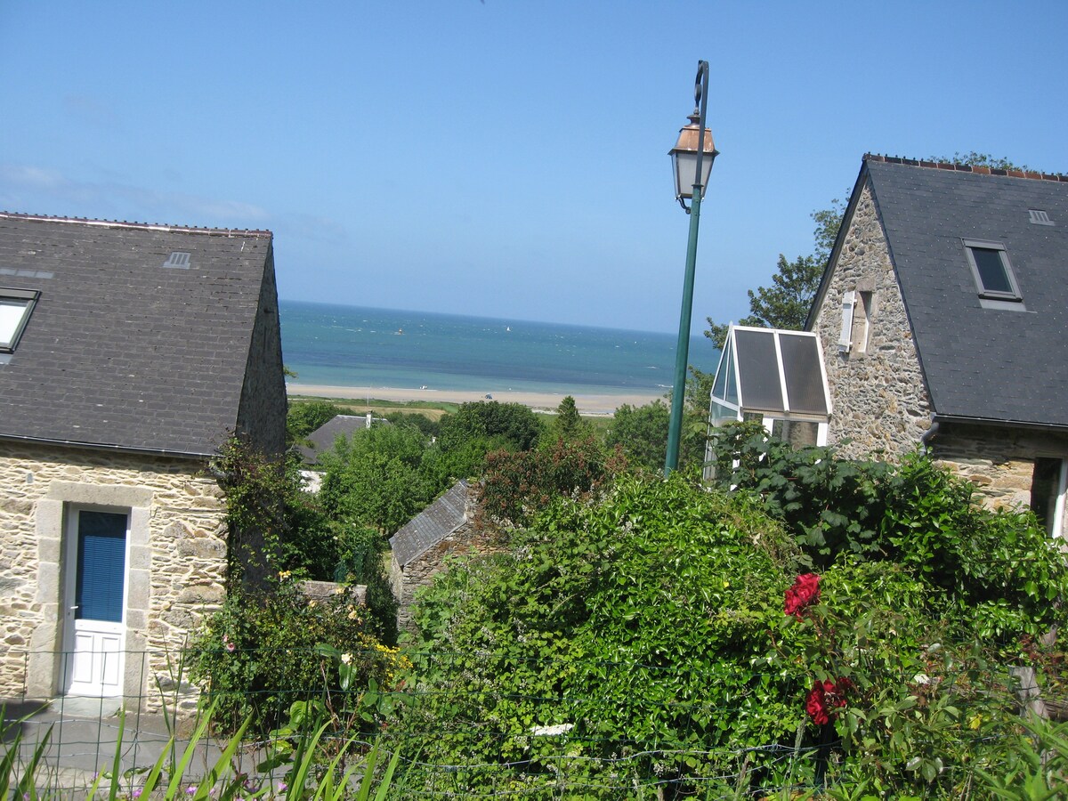 Quiet house with outside SPA  JACCUZI vew on sea