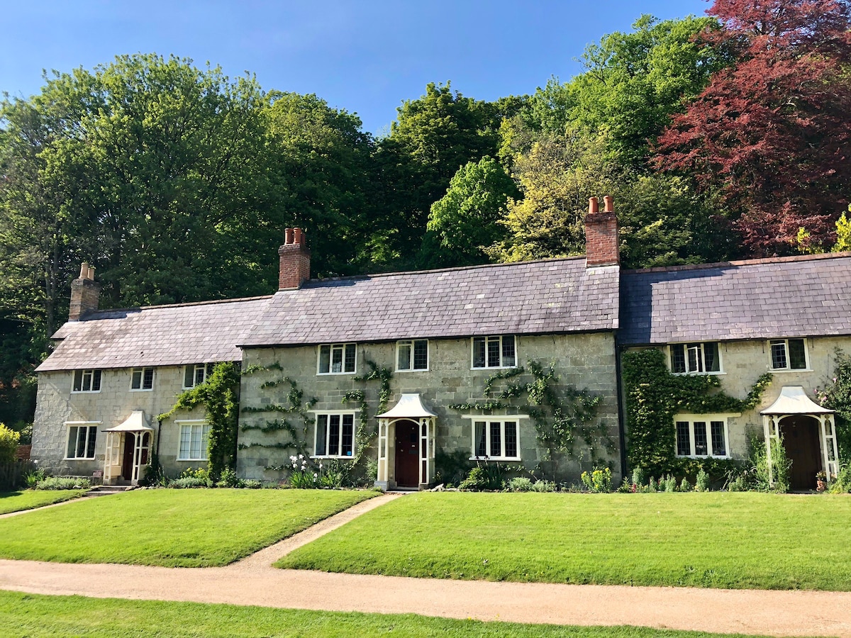 位于田园诗般位置的Stourhead Charming Cottage