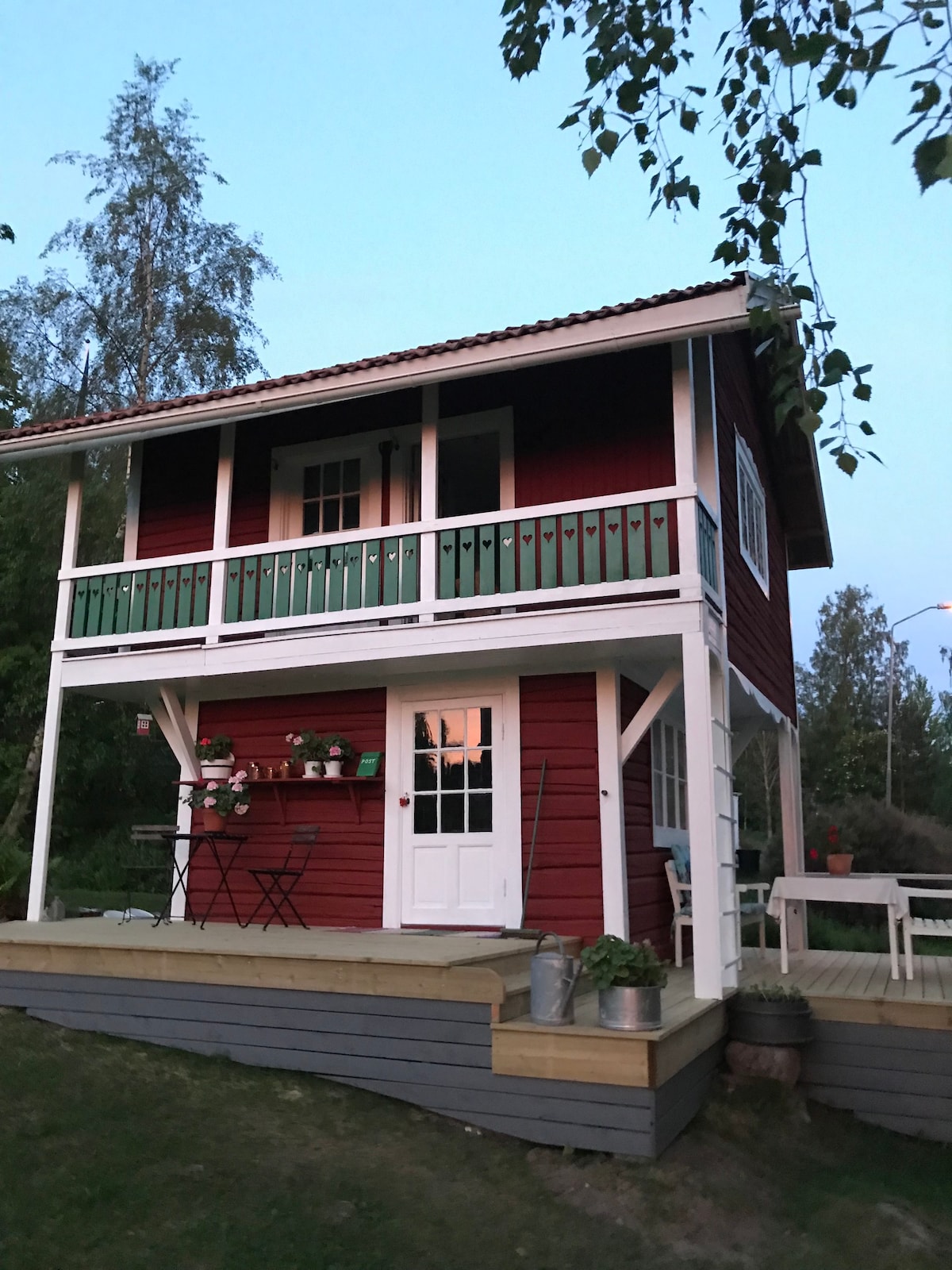 Mysigt härbre i Leksand. 景观优美，两间卧室。