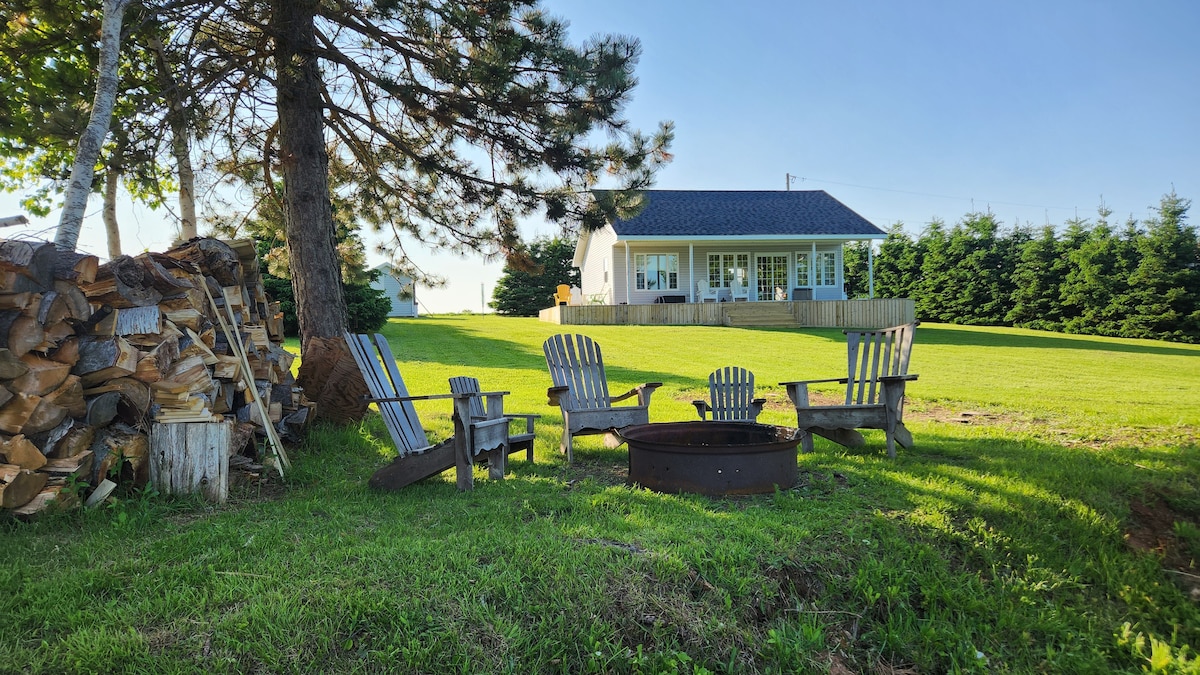 Relaxing Riverfront Cottage