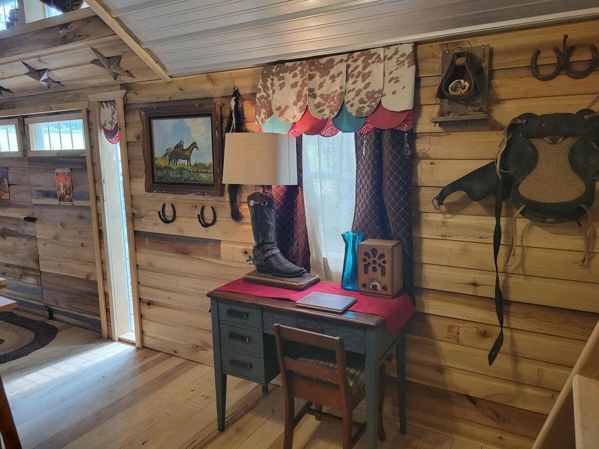 Dustys Western Cabin-cabin #2