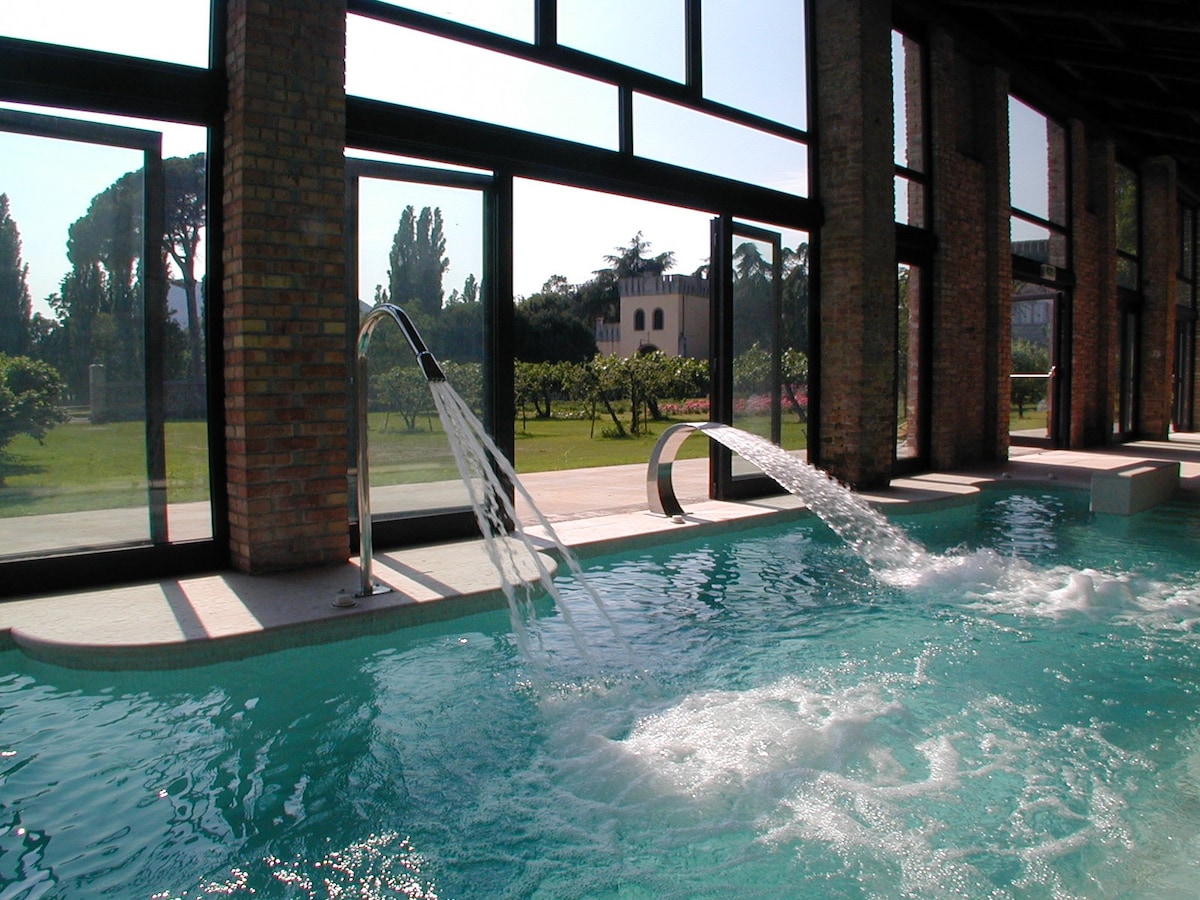 Ulivi -带温水游泳池的令人惊叹的古城堡