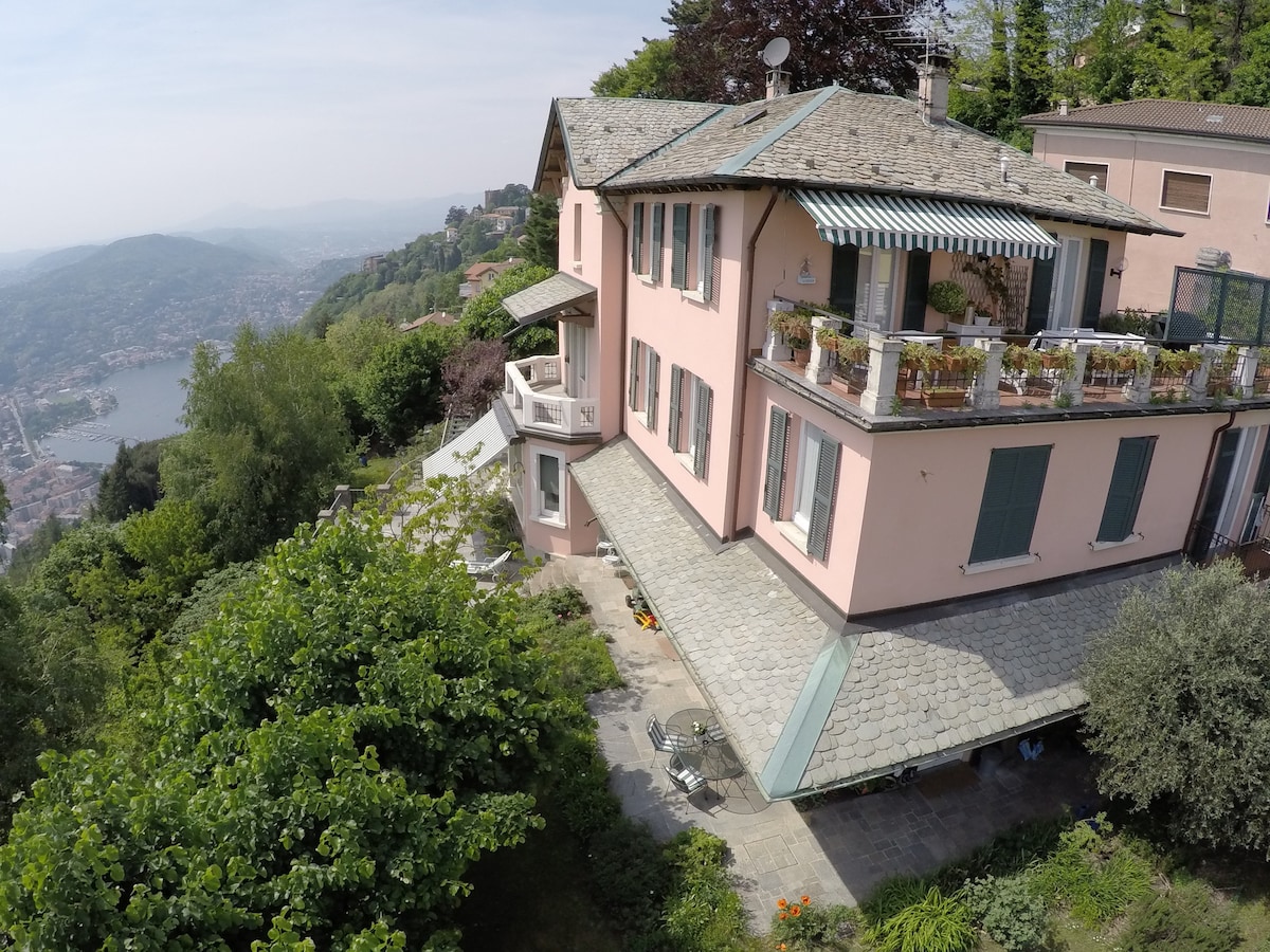 Villa al Sole花园，欣赏科莫、湖泊、阿尔卑斯山美景