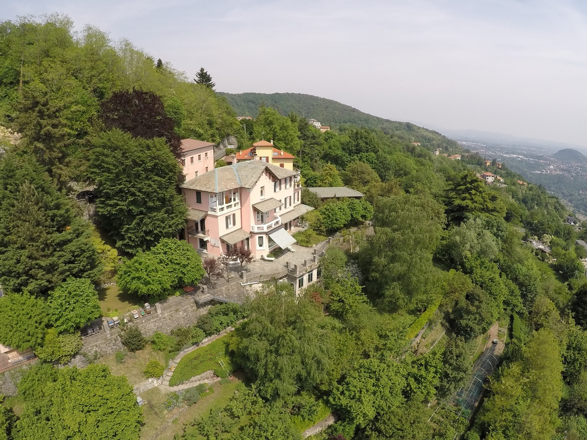 Villa al Sole花园，欣赏科莫、湖泊、阿尔卑斯山美景