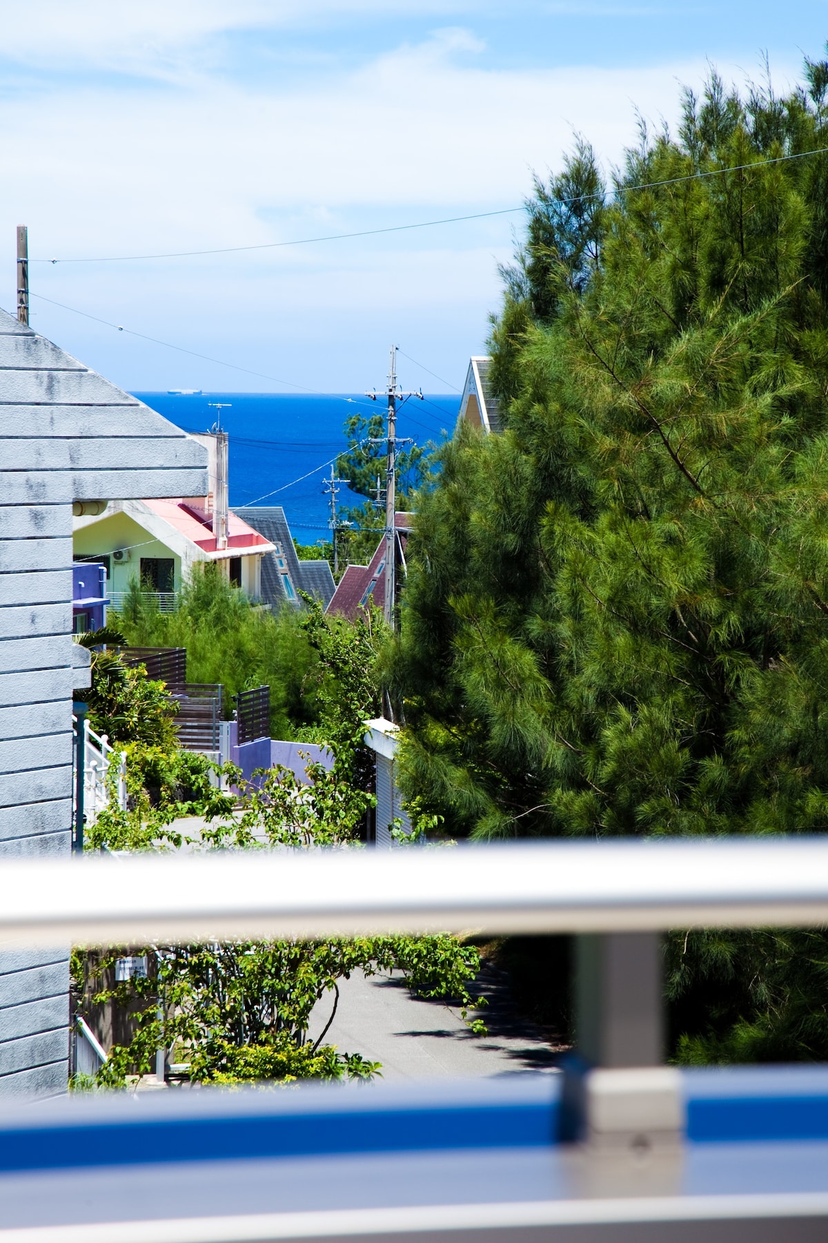 設游泳池！山形琉球旅籠恩納村 - 集結藝術作品的沖繩別墅