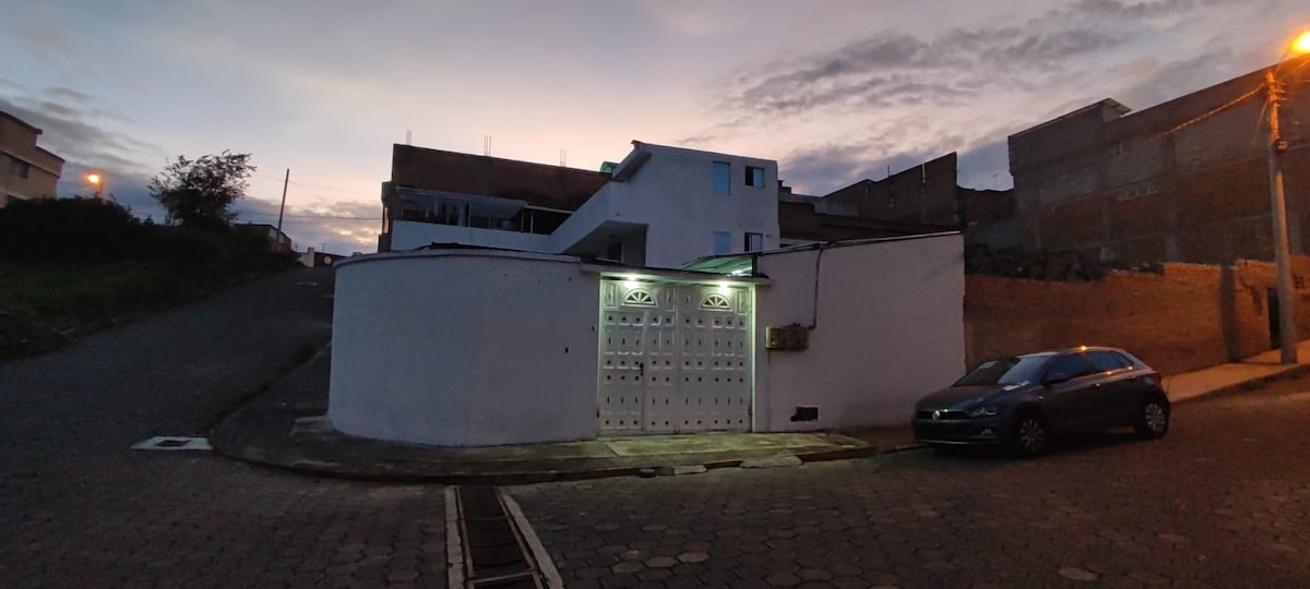 Hermosa cabaña en la frontera Ecuador Colombia