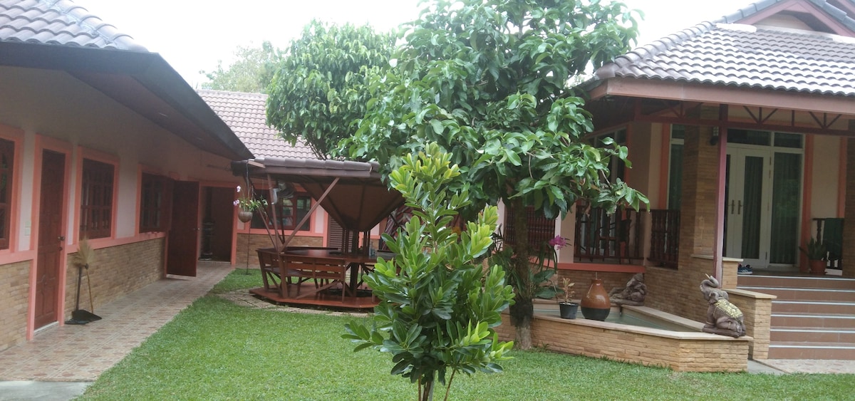 Itsaris Guest House, quality cool home